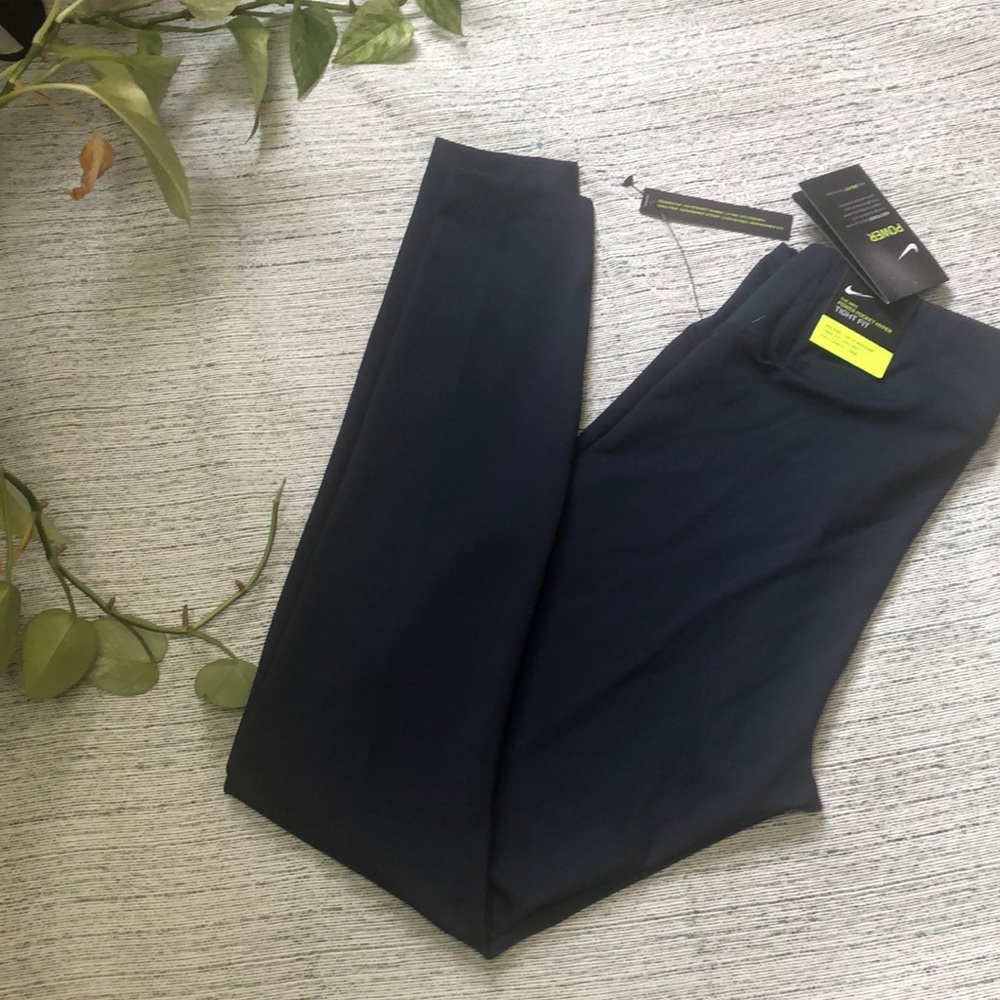COPY - THE NIKE POWER POCKET HÍPER TIGHT FIT MID …